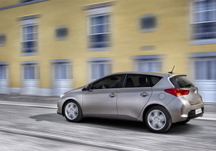      Toyota Auris — Auris Style Week