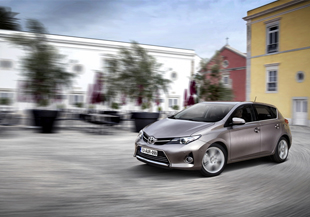      Toyota Auris — Auris Style Week